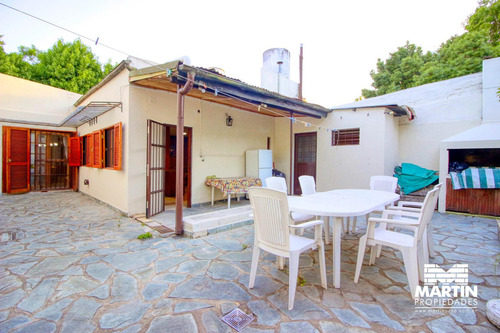 Casa En Venta 5 Amb Con Patio En Victoria