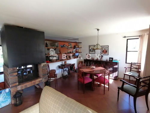 Hermosa Casa En Pinares- Ref: 61