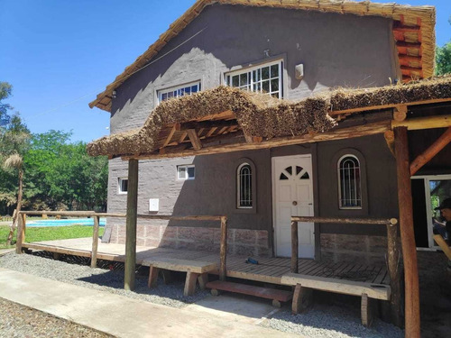 Imagen 9 de 13 de Promo Enero ,complejo De Cabañas En Gualeguaychuduplex. Aparts Piscinas, Estacionamiento,parrillas Juegos, A 30 Metros Del Rio