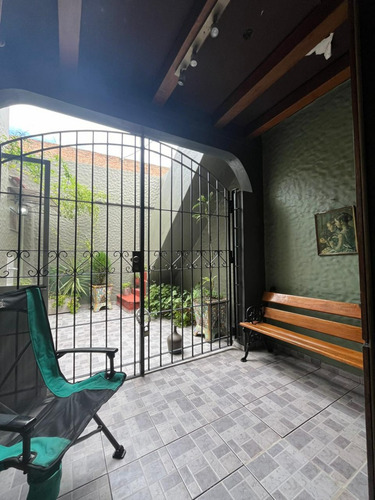 Ph Tipo Casa De Cuatro Ambientes En Planta Baja En Piñeyro