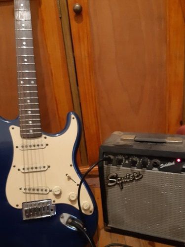 Guitarra Eléctrica Fender - Bullet Strat Con Amplificador