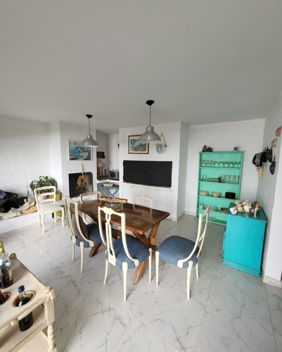 Imagen 2 de 20 de Jardin Espinosa, Casa De 4 Dormitorios En Venta, Pileta, Quincho, 4 Baños