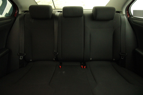 Volkswagen Jetta 2.0 L4 At