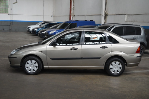 Imagen 8 de 14 de Ford Focus 1.6 Ambiente 4p 2008 Unico