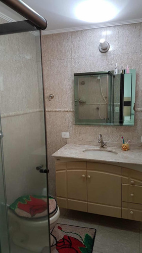 Casa Com 3 Quartos , 3 Banheiros , Duas Vagas De Garagem