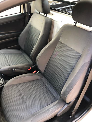Volkswagen Saveiro 1.6 Robust Cab. Simples 16v Total Flex 2p