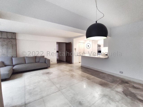 En Venta Moderno Apartamento Remodelado, Bien Distribuido, Cocina De Ultima Generación, Ubicado En Chuao, Edificio Con Rápido Acceso A Vías Principalesvi Mls #25-902