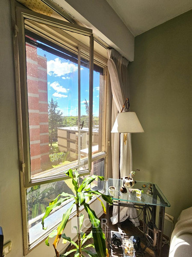 Impecable Dpto. De 3 Amb. En Torre - Muy Luminoso Con Vistas Abiertas!