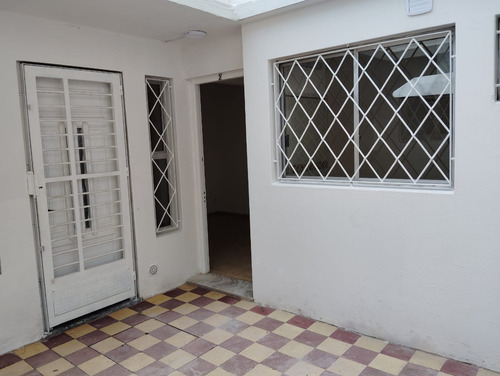 Excelente Apartamento Tipo Casita C/patio En Buceo! Consulte Ahora!