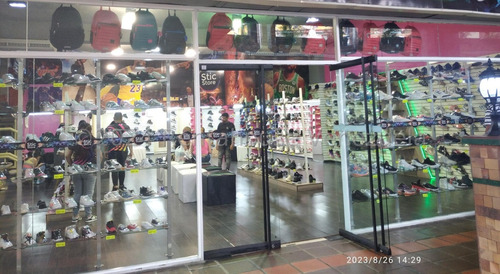 Local Comercial En Alquiler, Prados Del Este #24-21806