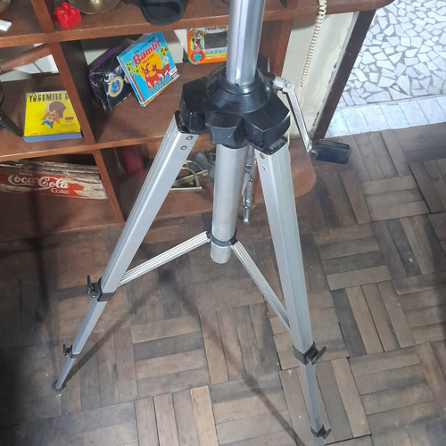 Imagem 6 de 7 de Tripé Antigo Made In Japão. 1.50m Altura Máxima 55 Cm Mínima