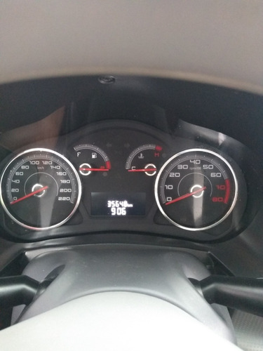 Fiat Grand Siena 2016 1.4 Attractive Flex 4p Sem Entrada