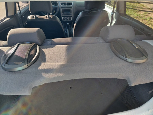 Imagen 10 de 11 de Volkswagen Fox 2014 1.6 Confortline