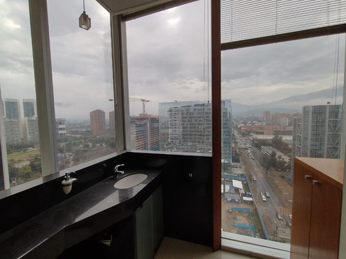 Excelente Oficina De 545 M2 En Arriendo En Sector Financiero