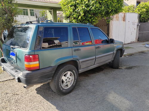 Jeep Grand Cherokee Laredo L6 4x2 At