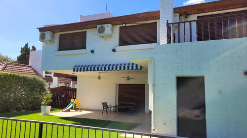Casa A La Venta En Country Las Lajas