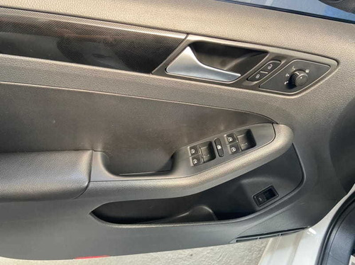 Imagem 5 de 5 de Volkswagen Jetta 2.0