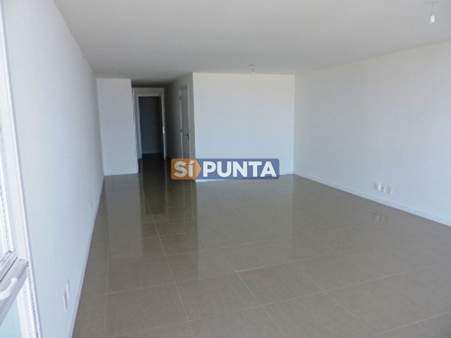Imagen 3 de 26 de Penthouse En Edificio Con Servicios