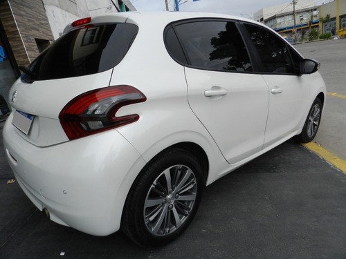 Peugeot 208 Feline 1.6