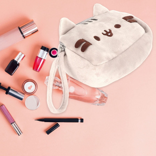 Uma Bolsa De Higiene Para Gatinhos E Um Estojo Para Lápis