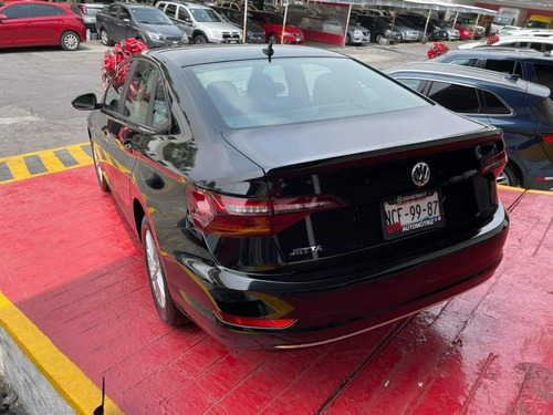 Imagen 4 de 10 de Volkswagen Jetta 2019 2.5 Comfortline Mt