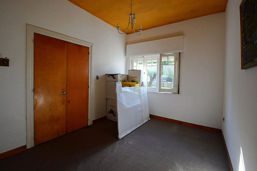 Venta Casa 2 Dormitorios - Lezica - Jardin