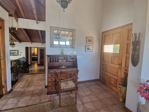 Casa En Venta De 4 Dorm. En Santo Domingo