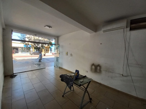 Local 40m2 Av Colon 1478, Alberdi
