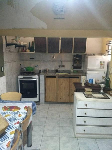 Imagen 9 de 12 de Casa Con Galpón.