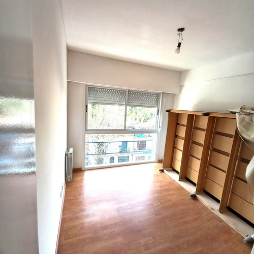 Departamento En Semi Piso 3 Ambientes, Calefacción Y Aa