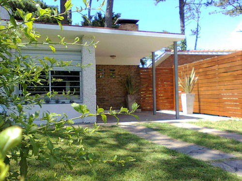 U$s 100 Por Dia- Chalet A 2 Cuadras Del Mar En Parada 5 Mansa