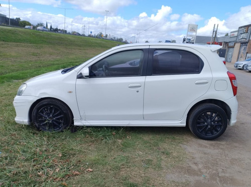 Toyota Etios 1.5 XLS 5P L13