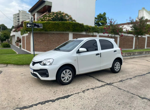 Toyota Etios 1.5 Sedan X