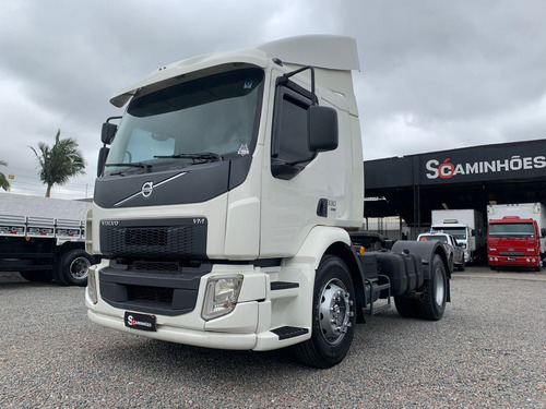 Imagem 2 de 15 de Volvo Vm 330 Ano 2015 Ishift Com Ar Condicionado Abaixo Fip
