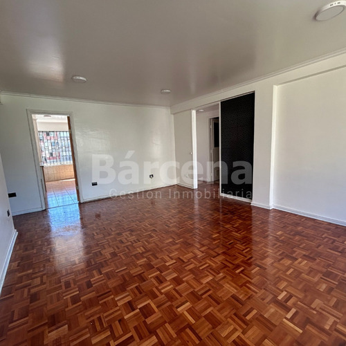 Vende Amplio Departamento En Pleno Centro De Concepción.