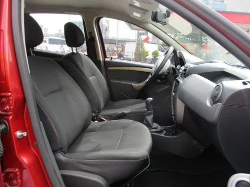 Renault Duster EXPRESSION 1600CC MT AA