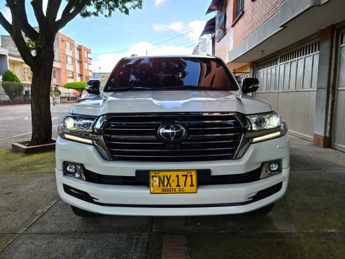 Toyota Land Cruiser Excalibur Blindado2p