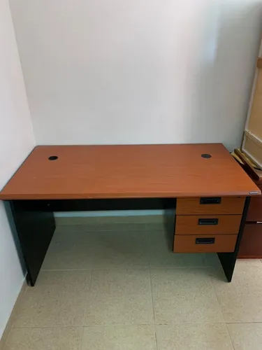 Escritorio De 3 Gaveteros (Usado)
