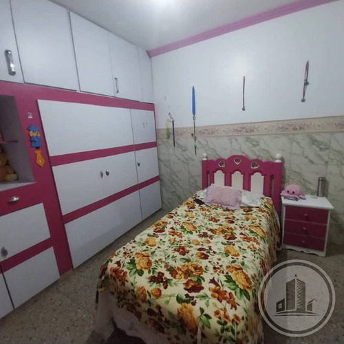 Casa En Venta Barrio Lourdes Maracay 06js