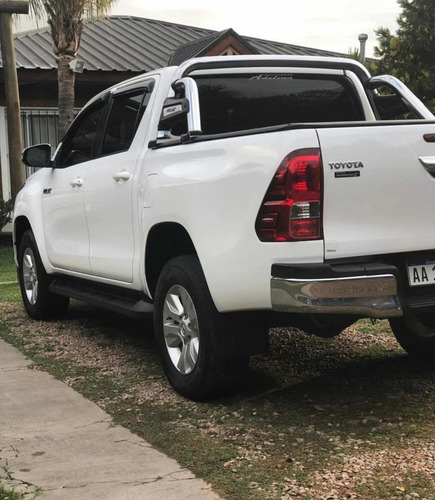 Toyota Hilux 2.8 Cd Srv Pack 177cv 4x2 2016