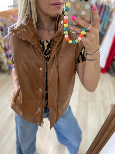 Imagen 6 de 10 de Chaleco Puffer Inflable Ecocuero Mujer The Big Shop