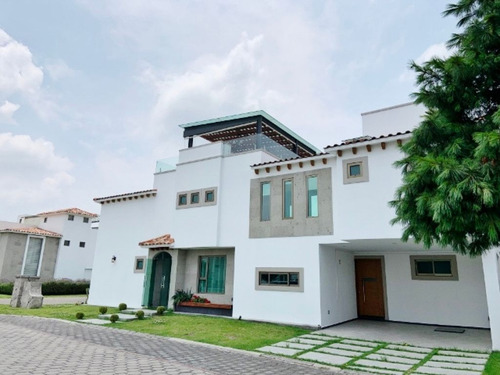 Venta De Casa En Condado Del Valle Metepec, 4 Rec.
