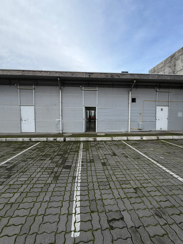 Local Comercial + 2 Estacionamientos Concepción