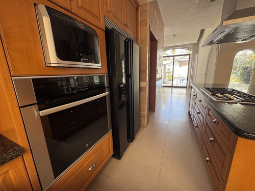 Exclusiva Residencia En Venta En La Rica Juriquilla