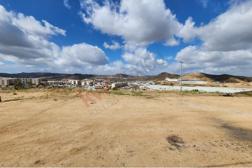 Terreno En Venta Con Vista Amplia En Boulevard 2000