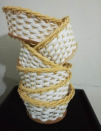 Cesta Regalo Arreglo Corporativa Navidad 18 Cm Y 7 Cm Alto