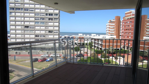 Imagen 2 de 17 de Venta Apartamento 2 Dormitorios, Playa Brava, Punta Del Este
