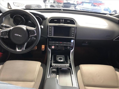 Jaguar Xe 2.0 16v Ingenium P250 R-sport