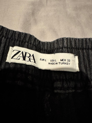 Pantalón Color Negro Zara Talla 32 (Usado)