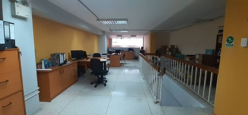 Imagen 2 de 17 de Local En Av. Fuerzas Armadas